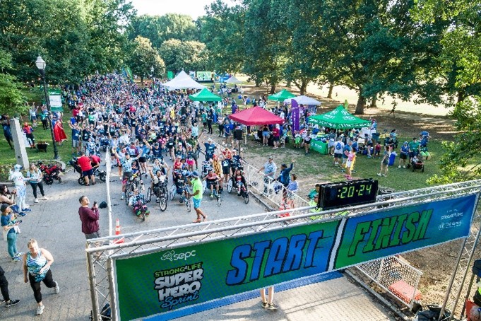 Crowd with Hope and Will at Strong4Life Superhero Sprint